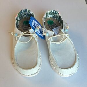 NWT Hey Dude Women’s Fringe Shoes size 8 slip on/moccasin/sneakers